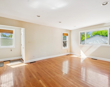 344 W Maple Street - Photo Thumbnail 4
