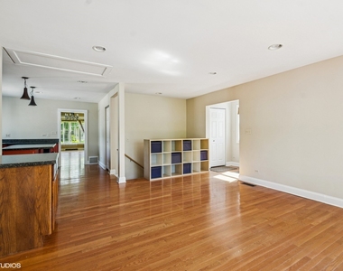 344 W Maple Street - Photo Thumbnail 6