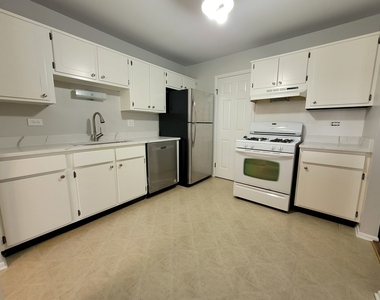1460 Seven Pines Road - Photo Thumbnail 4