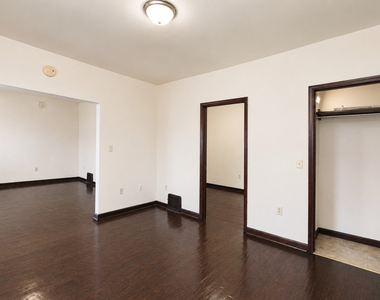 312 E North Street - Photo Thumbnail 3