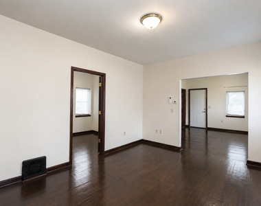 312 E North Street - Photo Thumbnail 6