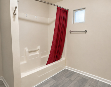 312 E North Street - Photo Thumbnail 19