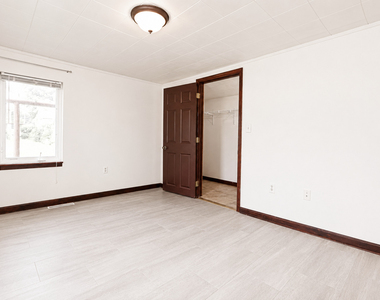 312 E North Street - Photo Thumbnail 10