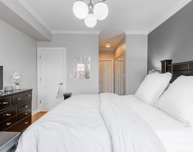 3214 W Berteau Avenue - Photo Thumbnail 5
