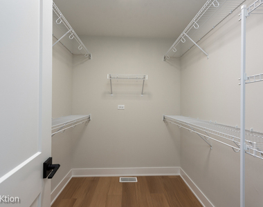137 W Chicago Avenue - Photo Thumbnail 14
