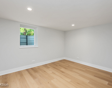 137 W Chicago Avenue - Photo Thumbnail 18
