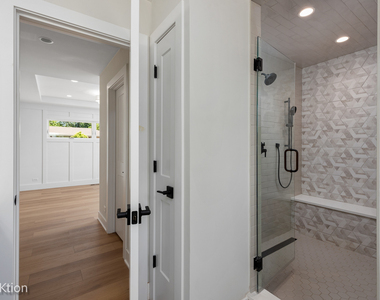 137 W Chicago Avenue - Photo Thumbnail 13