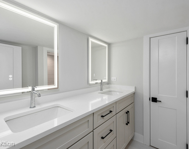 137 W Chicago Avenue - Photo Thumbnail 19