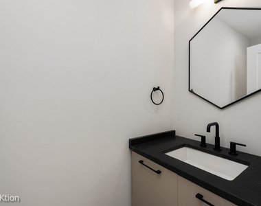 137 W Chicago Avenue - Photo Thumbnail 15