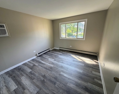 11954 S Kildare Avenue - Photo Thumbnail 9