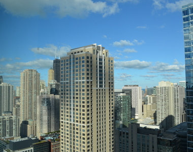 345 N Lasalle Street - Photo Thumbnail 2