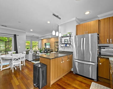 1949 W Leland Avenue - Photo Thumbnail 5