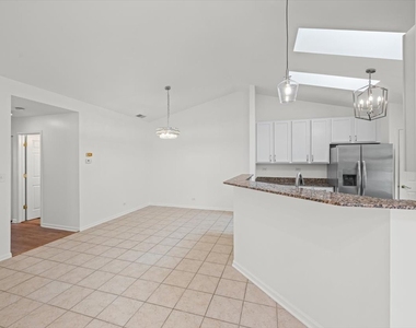 2421 Madiera Court - Photo Thumbnail 12