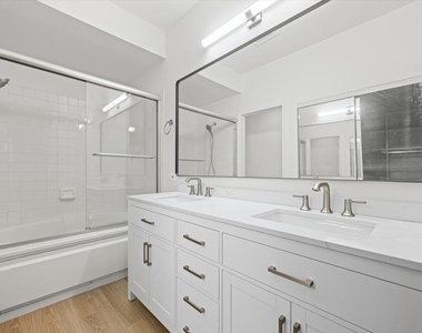 2421 Madiera Court - Photo Thumbnail 22