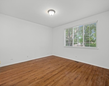 2421 Madiera Court - Photo Thumbnail 19