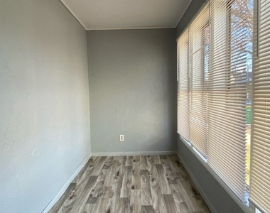 214 S Bloomington Street - Photo Thumbnail 1