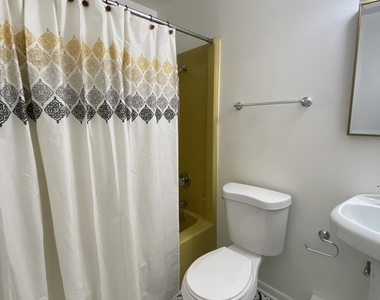 214 S Bloomington Street - Photo Thumbnail 7
