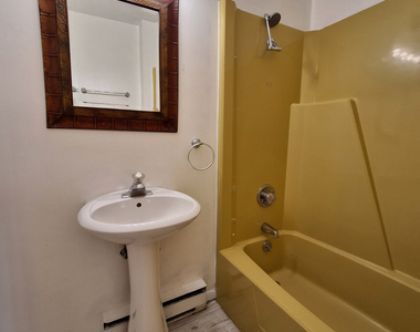 214 S Bloomington Street - Photo Thumbnail 6