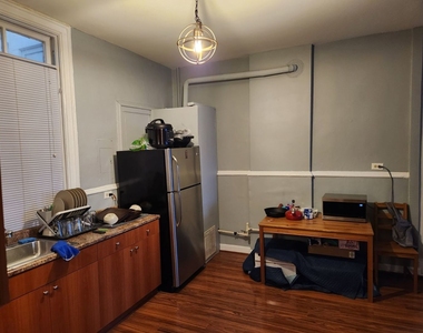1156 W Grand Avenue - Photo Thumbnail 2