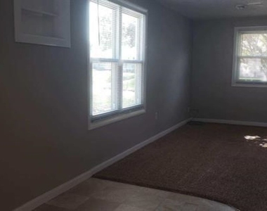 950 40th Street - Photo Thumbnail 6