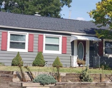 950 40th Street - Photo Thumbnail 2