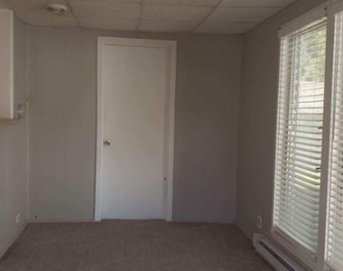 950 40th Street - Photo Thumbnail 25