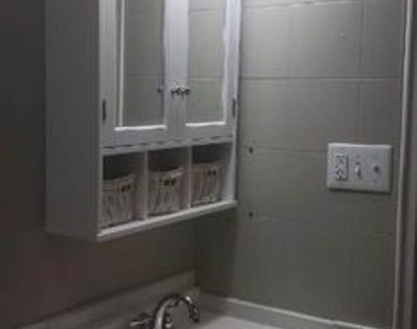 950 40th Street - Photo Thumbnail 24