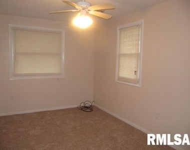 950 40th Street - Photo Thumbnail 18