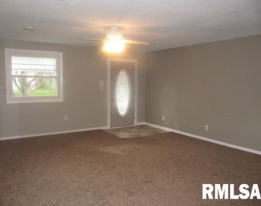 950 40th Street - Photo Thumbnail 4