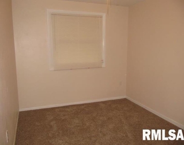 950 40th Street - Photo Thumbnail 17