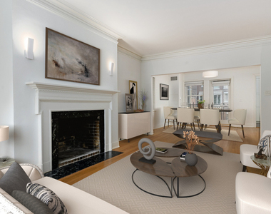 202 E Walton Place - Photo Thumbnail 6