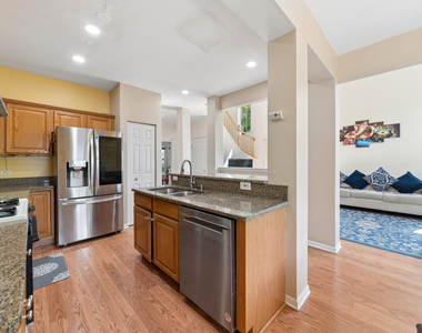 122 Bay Drive - Photo Thumbnail 4
