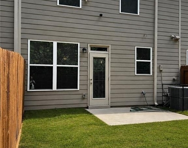 5336 Brooklands Drive - Photo Thumbnail 1