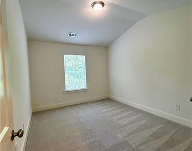 5336 Brooklands Drive - Photo Thumbnail 11