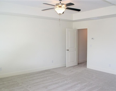 5336 Brooklands Drive - Photo Thumbnail 12