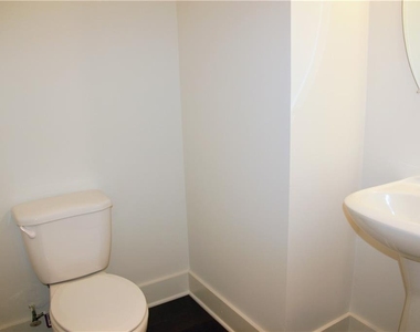 5336 Brooklands Drive - Photo Thumbnail 24