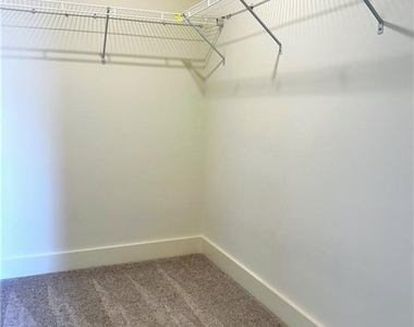 5336 Brooklands Drive - Photo Thumbnail 19