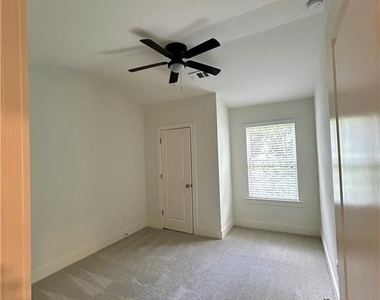 5336 Brooklands Drive - Photo Thumbnail 15