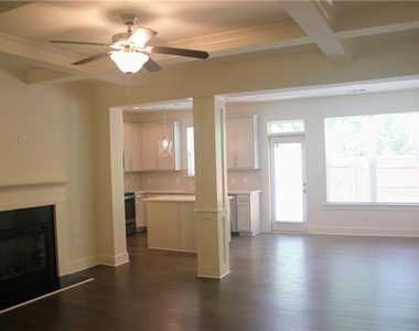 5336 Brooklands Drive - Photo Thumbnail 4