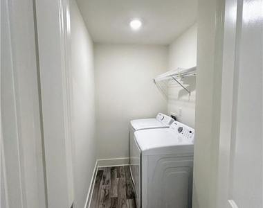 5336 Brooklands Drive - Photo Thumbnail 18