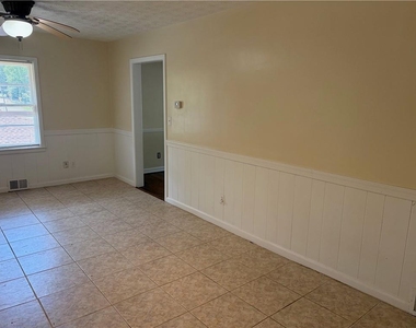 2064 Montrose Drive - Photo Thumbnail 6