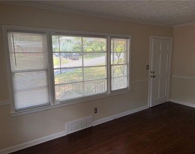2064 Montrose Drive - Photo Thumbnail 2