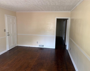 2064 Montrose Drive - Photo Thumbnail 3