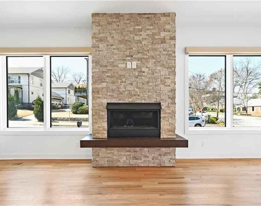 669 East Avenue Ne - Photo Thumbnail 4