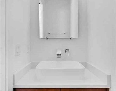 669 East Avenue Ne - Photo Thumbnail 21