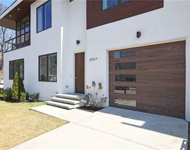 669 East Avenue Ne - Photo Thumbnail 1