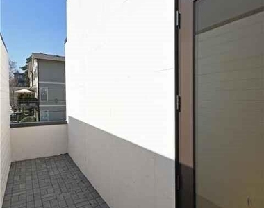 669 East Avenue Ne - Photo Thumbnail 22