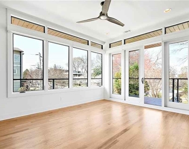 669 East Avenue Ne - Photo Thumbnail 11