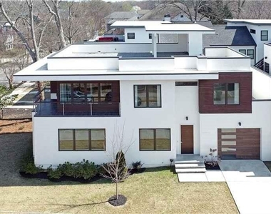 669 East Avenue Ne - Photo Thumbnail 33