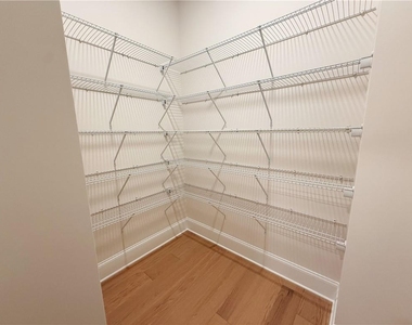 2450 Colliers Lane - Photo Thumbnail 27